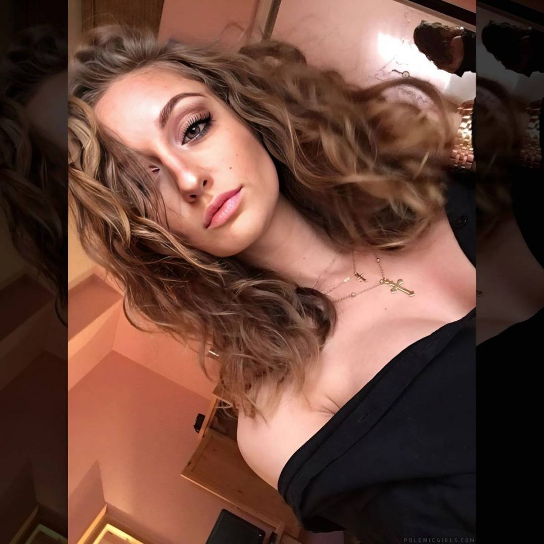 Nudzę się sama w mieszkaniu  - Zdjęcie 1